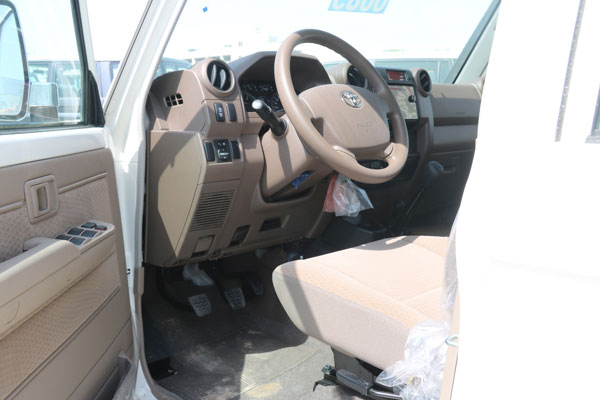 Toyota Land Cruiser 5 Door Pickup Basic – LC 76 TDSL-E_LX WGN full